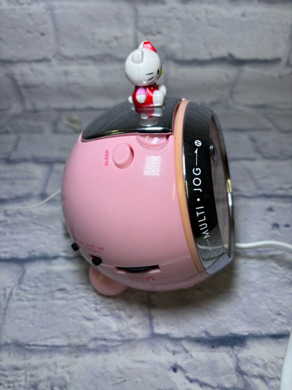 Retro Hello Kitty Pink Round Digital Radio Alarm Projection Clock 2010 Vintage - Picture 8 of 13